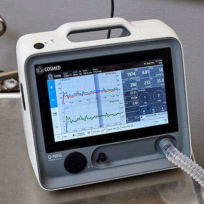 Skärm som visar det respirometern mäter; mängden syre och koldioxid